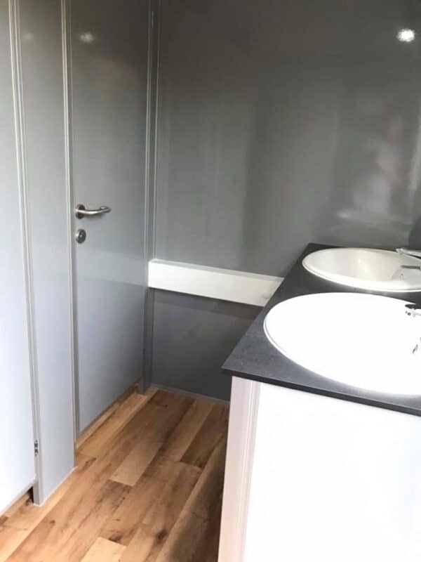Luxe toiletwagen groot